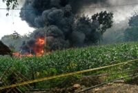 Api berkobar di sumur minyak rakyat Blora, tragedi yang membuka wacana legalisasi energi rakyat. (Dok. Tangkapan layar video)