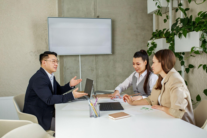 EQUIP merupakan rangkaian perangkat lunak bisnis yang dirancang untuk membantu bisnis mengelola semua aspek operasional perusahaan. (Dok. Istimewa)